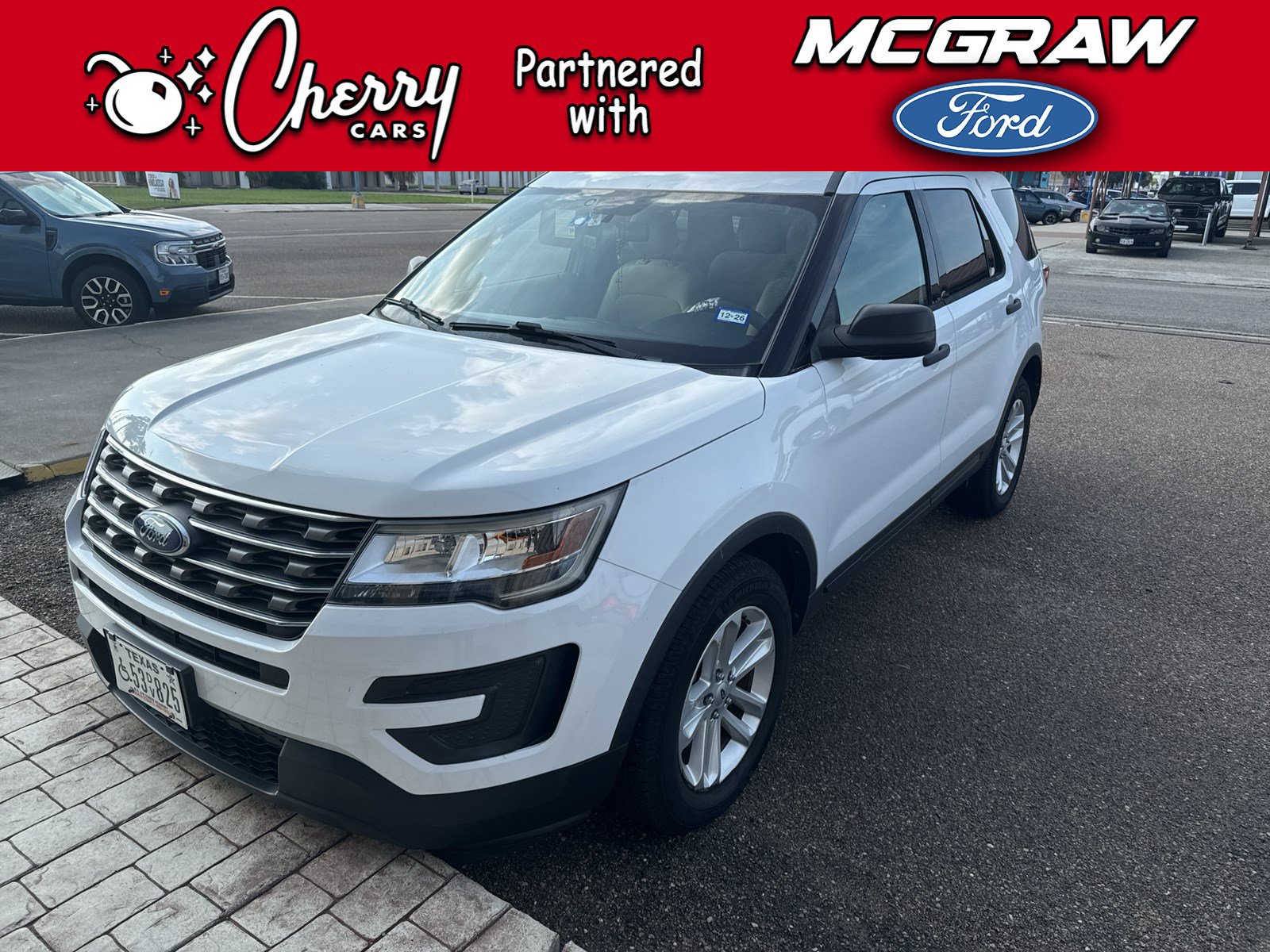 Used 2017 Ford Explorer FWD image 1