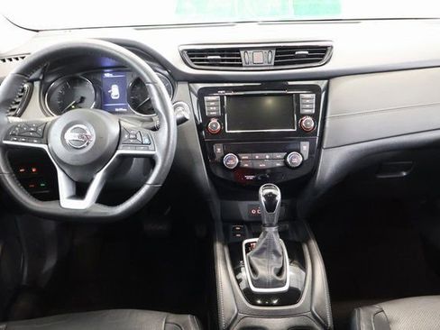 Used 2020 Nissan Rogue SL w/ Premium Package image 14