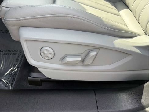 Used 2024 Audi Q5 2.0T Premium Plus w/ Premium Plus Package image 8