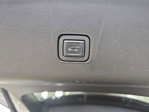 Certified 2023 Chevrolet Traverse LT AWD/4WD image 18