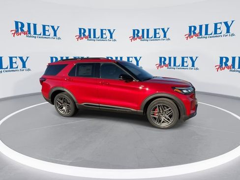 New 2026 Ford Explorer ST-Line w/ ST-Line Street Pack AWD/4WD image 9