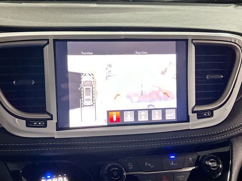 New 2026 Chrysler Pacifica Select image 14