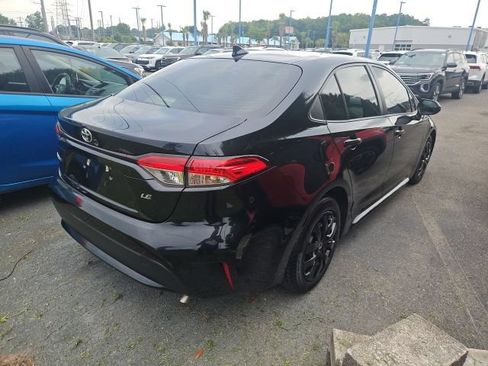 Used 2022 Toyota Corolla LE FWD image 4