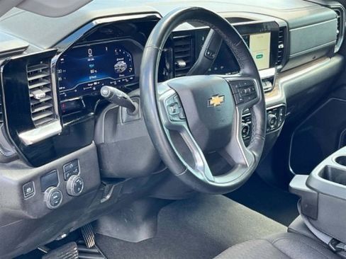 Used 2025 Chevrolet Silverado 1500 LT RWD image 15