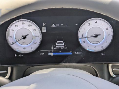 Used 2025 Hyundai Elantra SEL image 25