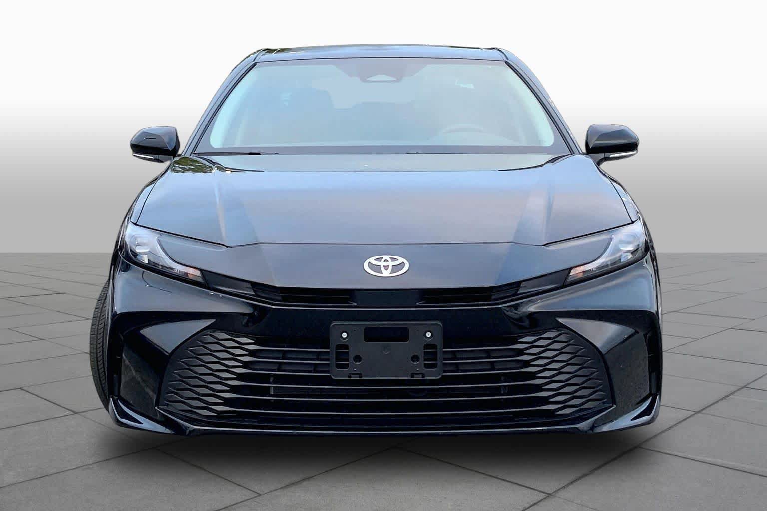 Used 2026 Toyota Camry LE w/ Convenience Package FWD image 4