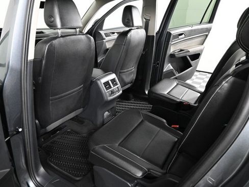 Certified 2023 Volkswagen Atlas SE w/ Panoramic Sunroof Package image 18