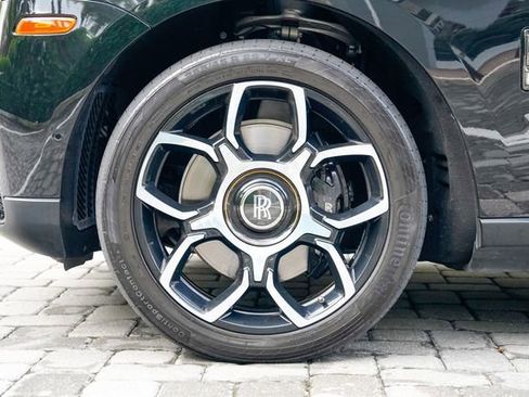 Used 2020 Rolls-Royce Cullinan Black Badge image 13