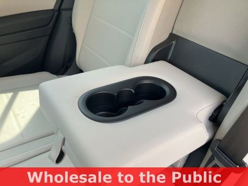 Used 2018 Volkswagen Tiguan S image 24