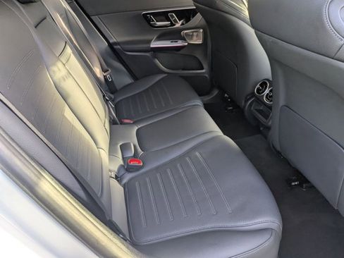 Used 2025 Mercedes-Benz GLC 300 4MATIC image 20