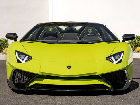 Used 2016 Lamborghini Aventador LP 750-4 Superveloce AWD/4WD image 3