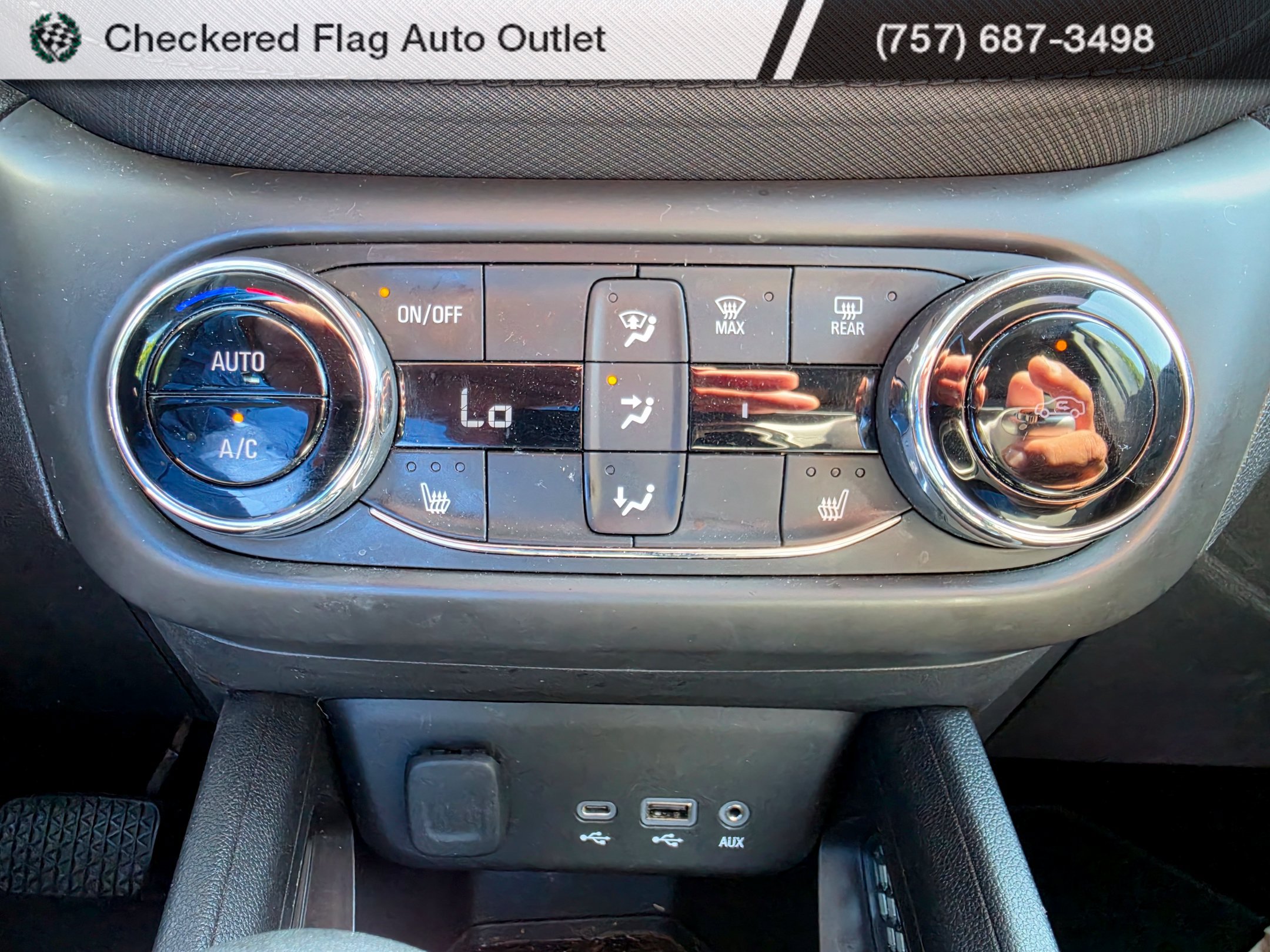 Used 2021 Chevrolet TrailBlazer LT w/ Convenience Package FWD image 16