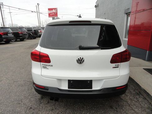 Used 2017 Volkswagen Tiguan Limited w/ Premium Package image 4