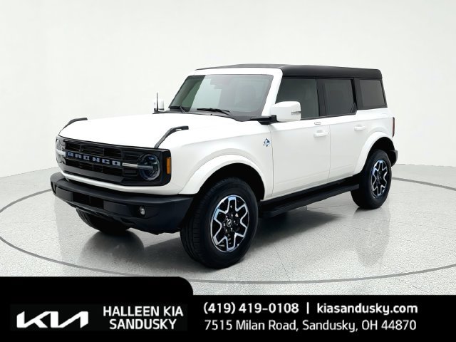 Used 2023 Ford Bronco Outer Banks AWD/4WD image 1
