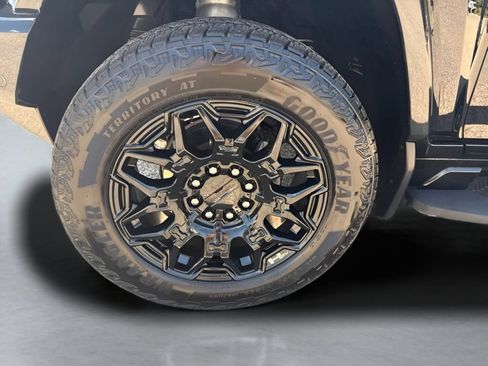 Used 2025 GMC Hummer EV 2X AWD/4WD image 38