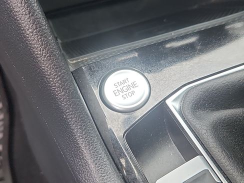 Certified 2024 Volkswagen Taos SE AWD/4WD image 17