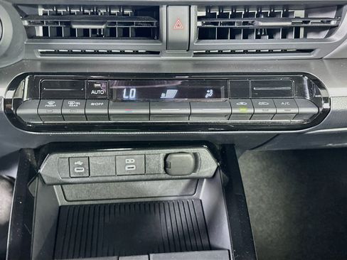 Used 2025 Toyota Prius LE FWD image 23