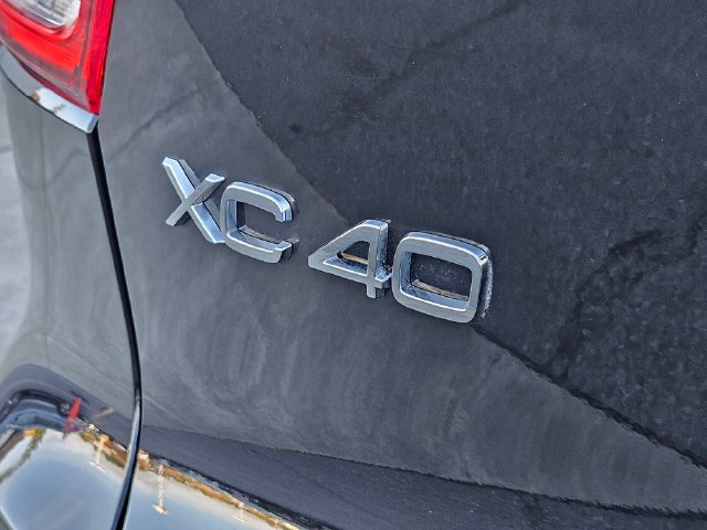 Certified 2024 Volvo XC40 B5 Plus w/ Protection Package Premier AWD/4WD image 10