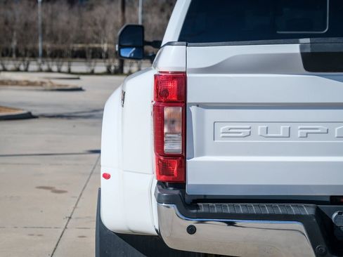 Used 2020 Ford F350 Lariat w/ Lariat Ultimate Package image 19