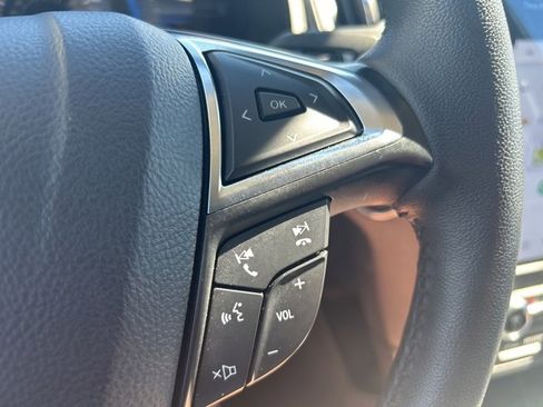 Used 2024 Ford Edge SEL image 23