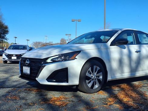 New 2025 Nissan Altima 2.5 S image 6