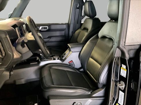 Used 2025 Ford Bronco Outer Banks AWD/4WD image 7