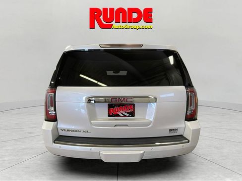 Used 2016 GMC Yukon XL Denali image 4