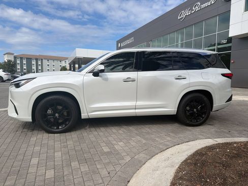 Used 2024 Lexus TX 350 AWD w/ Captains Chair Package image 6