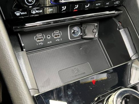 New 2025 Jeep Grand Cherokee L Laredo w/ Luxury Tech Group I image 34