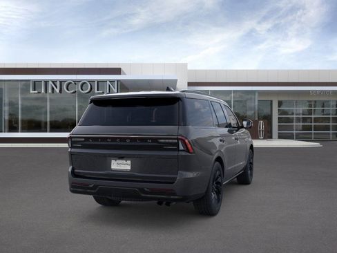 New 2026 Lincoln Navigator Reserve w/ Jet Appearance Package AWD/4WD image 8