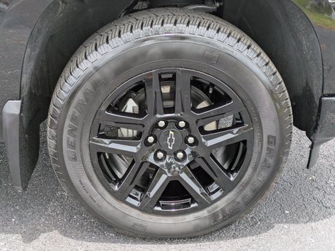 Used 2026 Chevrolet Silverado 1500 Custom RWD image 9