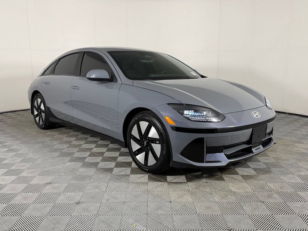 Used 2024 Hyundai Ioniq 6 SE RWD image 5