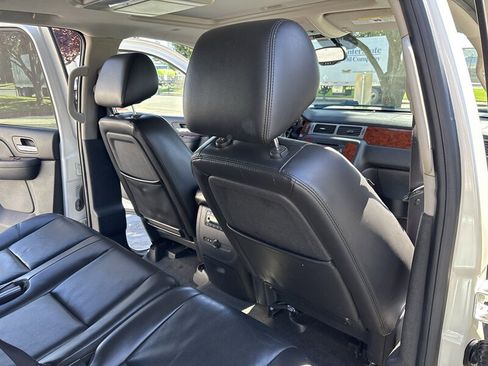 Used 2011 Chevrolet Tahoe LTZ RWD image 35