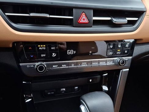 Certified 2024 Kia Seltos EX image 16