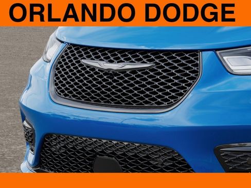 New 2026 Chrysler Pacifica Select image 11