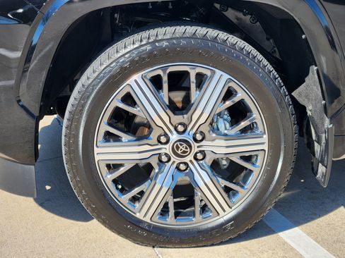 Used 2024 Toyota Sequoia Capstone image 10