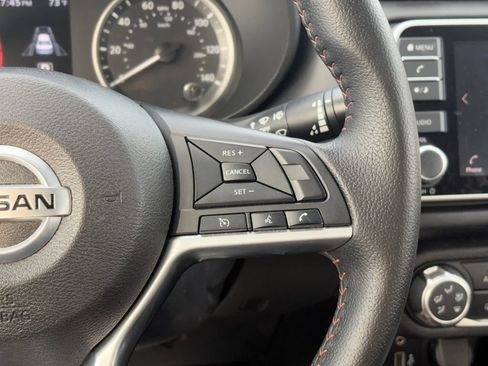 Used 2021 Nissan Versa SR FWD image 13