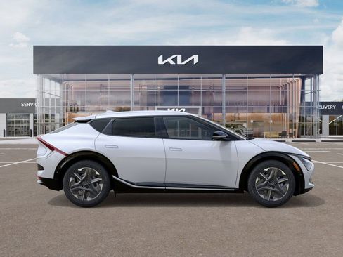 New 2025 Kia EV6 Light AWD/4WD image 7