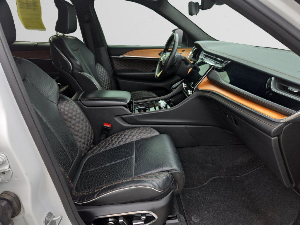 Used 2022 Jeep Grand Cherokee L Summit AWD/4WD image 17