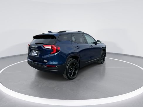 Used 2023 GMC Terrain SLE w/ Driver Convenience Package image 8