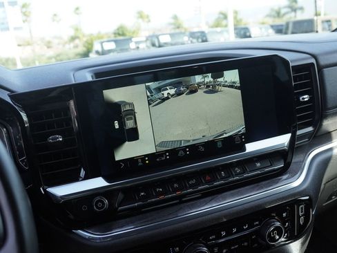 Used 2023 Chevrolet Silverado 1500 LTZ AWD/4WD image 15