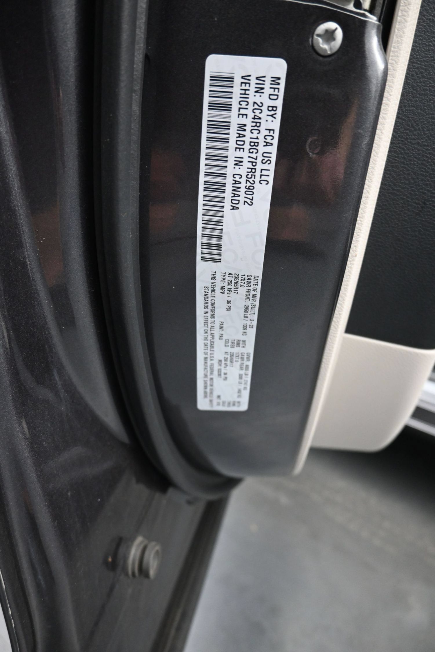 Used 2023 Chrysler Pacifica Touring-L FWD image 17