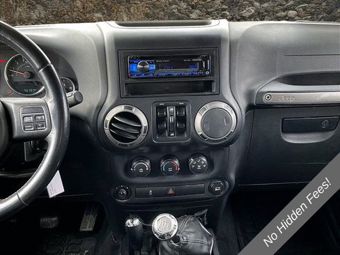 Used 2015 Jeep Wrangler Unlimited Sport w/ Quick Order Package 23S AWD/4WD image 6