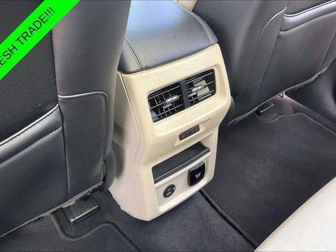 Used 2021 Ford Edge Titanium w/ Equipment Group 301A FWD image 10