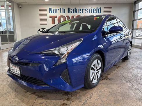 Certified 2018 Toyota Prius Two w/ Prius Two Safety Plus Package image 6