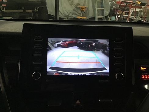 Used 2021 Toyota Camry SE FWD image 19