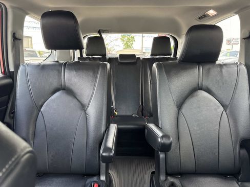 Used 2025 Toyota Grand Highlander FWD image 9