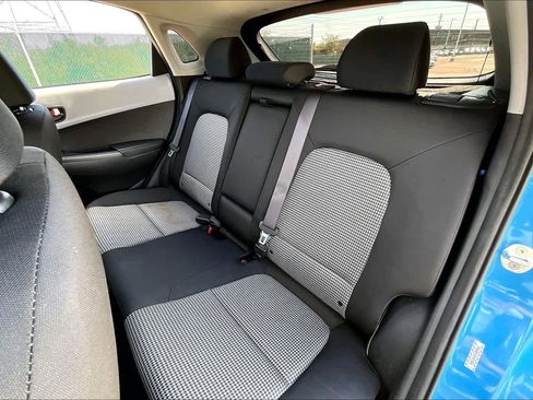 Used 2019 Hyundai Kona SE image 19
