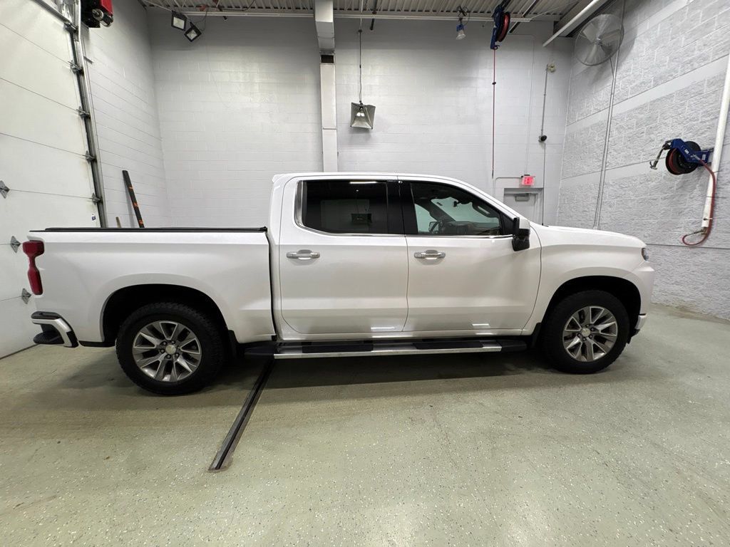 Used 2021 Chevrolet Silverado 1500 High Country w/ Technology Package AWD/4WD image 3