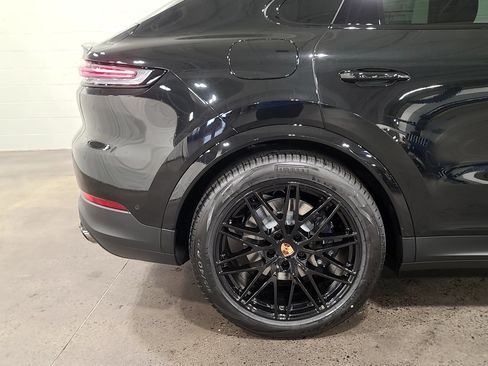 New 2026 Porsche Cayenne Coupe image 36